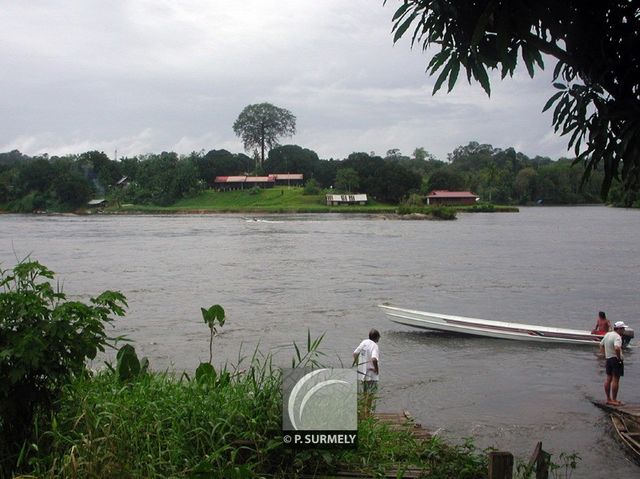 Camopi au bord de l'Oyapock
Mots-clés: Guyane;Amrique;Camopi;Oyapock;fleuve