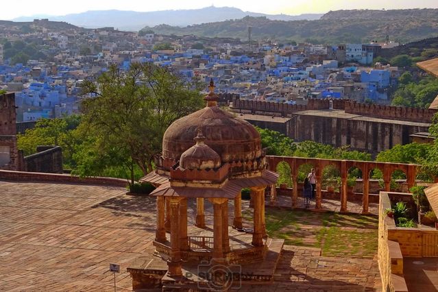 Fort Mehrangahr
Vue sur les maisons des brahmanes peintes en bleu.
Mots-clés: Asie;Inde;Rajasthan;Jodhpur;fort