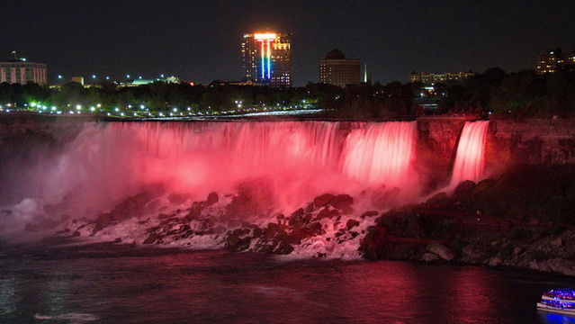 Niagara Falls
Le Fer  Cheval
Mots-clés: Amrique;Canada;Niagara Falls;cours d'eau;chute