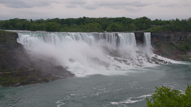 Niagara Falls
les chutes amricaines
Mots-clés: Amrique;Canada;Niagara Falls;cours d'eau;chute