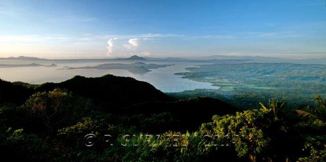 Lac Taal
Vue depuis Tagaytay au petit matin
Mots-clés: Asie;Philippines;Tagaytay;Talisay;Lac Taal;lac