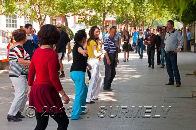 Xi'An
Cours de danse en public
Mots-clés: Asie;Chine;XiAn