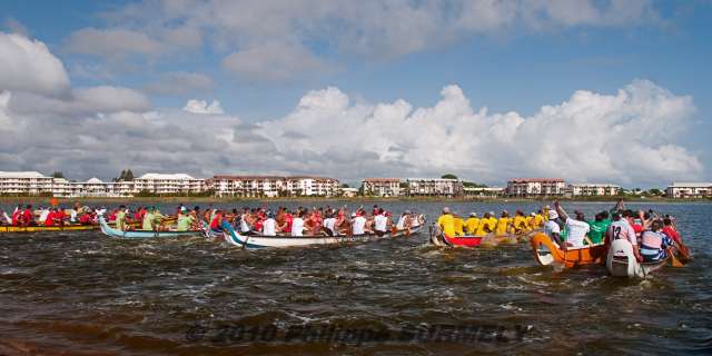 Matres de la Pagaie
Course de pirogue sur le Lac Bois Chaudat  Kourou, dition 2010
Mots-clés: Guyane;Amrique;tropiques;sport;comptition;pirogue