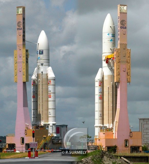 Arianes 5
deux modles diffrents lors des transferts
Mots-clés: Guyane;Amrique;Kourou;Centre Spatial;Ariane;fuse