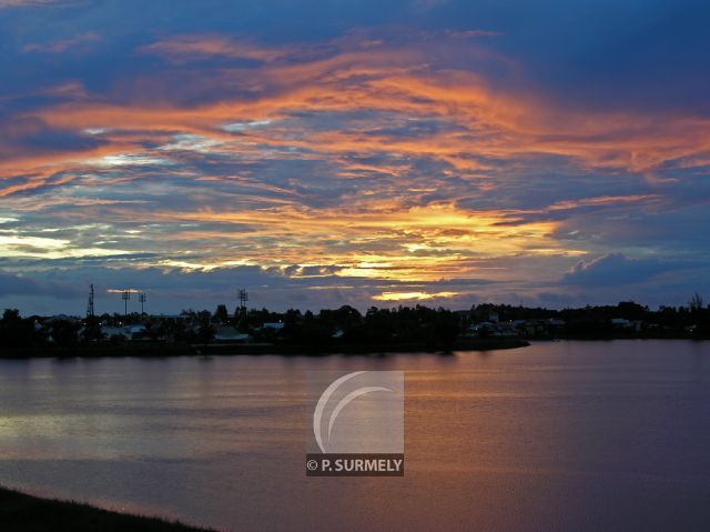 Le Lac de Bois-Chaudat
Mots-clés: Guyane;Amrique;lac;Kourou