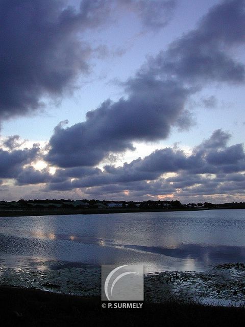 Le Lac de Bois-Diable
Mots-clés: Guyane;Amrique;lac;Kourou