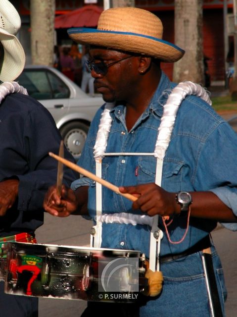 Carnaval
Carnaval de Guyane 2003
Mots-clés: Guyane;Amrique;tropiques;carnaval;festivit;dguisement