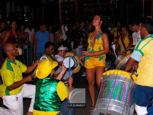 Carnaval
Carnaval de Guyane 2003
Mots-clés: Guyane;Amrique;tropiques;carnaval;festivit;dguisement