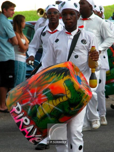 Carnaval
Carnaval de Guyane 2003
Mots-clés: Guyane;Amrique;tropiques;carnaval;festivit;dguisement