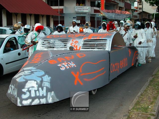 Carnaval
Carnaval de Guyane 2003
Mots-clés: Guyane;Amrique;tropiques;carnaval;festivit;dguisement