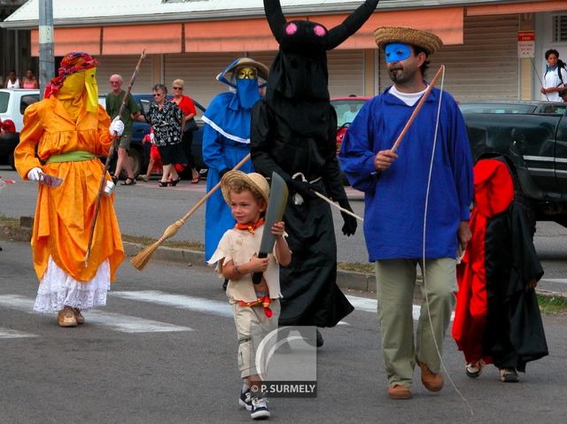 Carnaval
Carnaval de Guyane 2003
Mots-clés: Guyane;Amrique;tropiques;carnaval;festivit;dguisement