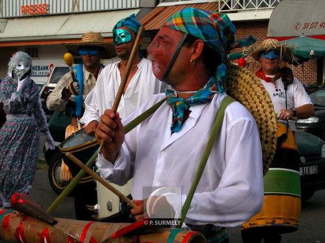 Carnaval
Carnaval de Guyane 2003
Mots-clés: Guyane;Amrique;tropiques;carnaval;festivit;dguisement