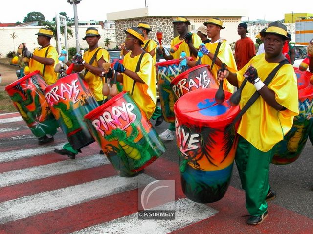 Carnaval
Carnaval de Guyane 2003
Mots-clés: Guyane;Amrique;tropiques;carnaval;festivit;dguisement