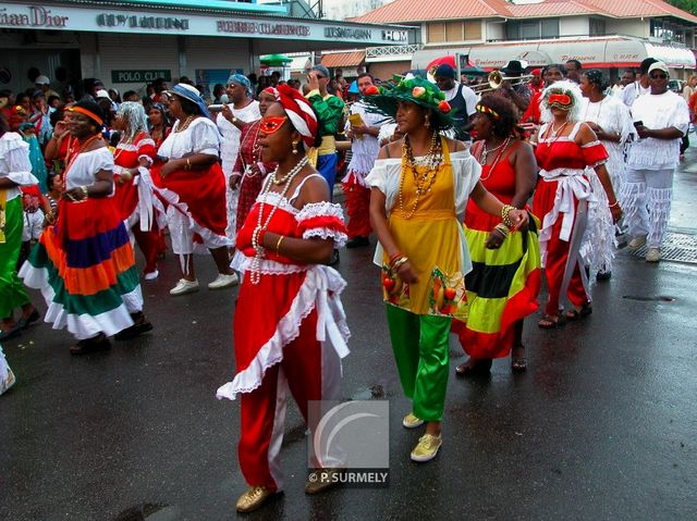 Carnaval
Carnaval de Guyane 2003
Mots-clés: Guyane;Amrique;tropiques;carnaval;festivit;dguisement