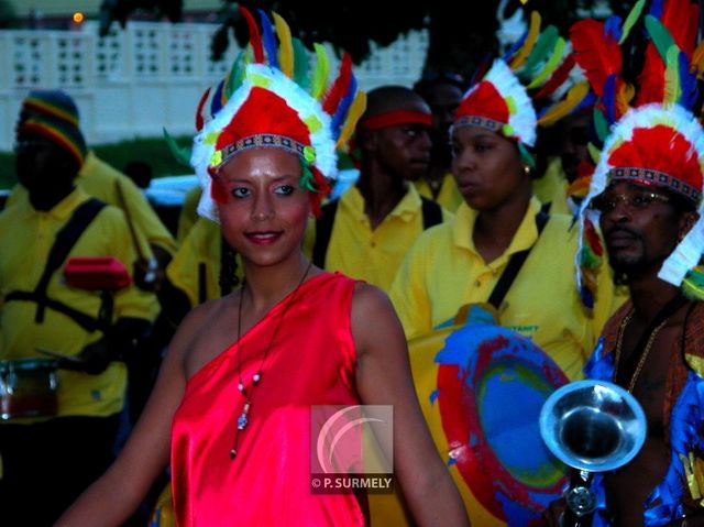 Carnaval
Carnaval de Guyane 2003
Mots-clés: Guyane;Amrique;tropiques;carnaval;festivit;dguisement