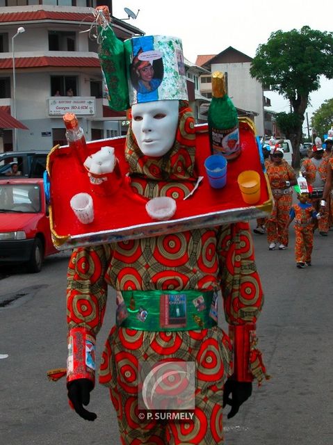 Carnaval
Carnaval de Guyane 2003
Mots-clés: Guyane;Amrique;tropiques;carnaval;festivit;dguisement