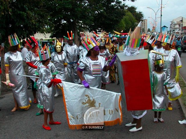 Carnaval
Carnaval de Guyane 2003
Mots-clés: Guyane;Amrique;tropiques;carnaval;festivit;dguisement