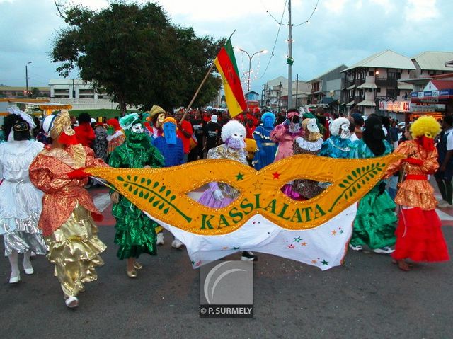 Carnaval
Carnaval de Guyane 2003
Mots-clés: Guyane;Amrique;tropiques;carnaval;festivit;dguisement