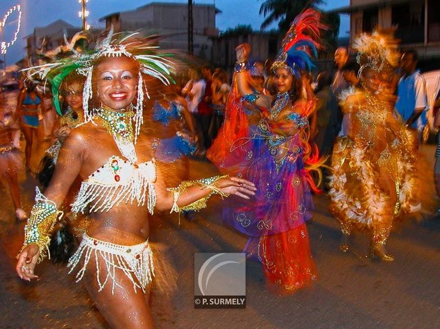 Carnaval
Carnaval de Guyane 2003
Mots-clés: Guyane;Amrique;tropiques;carnaval;festivit;dguisement