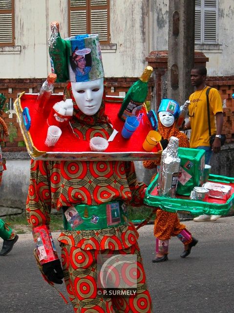 Carnaval
Carnaval de Guyane 2003
Mots-clés: Guyane;Amrique;tropiques;carnaval;festivit;dguisement