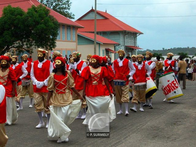 Carnaval
Carnaval de Guyane 2003
Mots-clés: Guyane;Amrique;tropiques;carnaval;festivit;dguisement