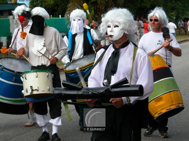 Carnaval
Carnaval de Guyane 2003
Mots-clés: Guyane;Amrique;tropiques;carnaval;festivit;dguisement