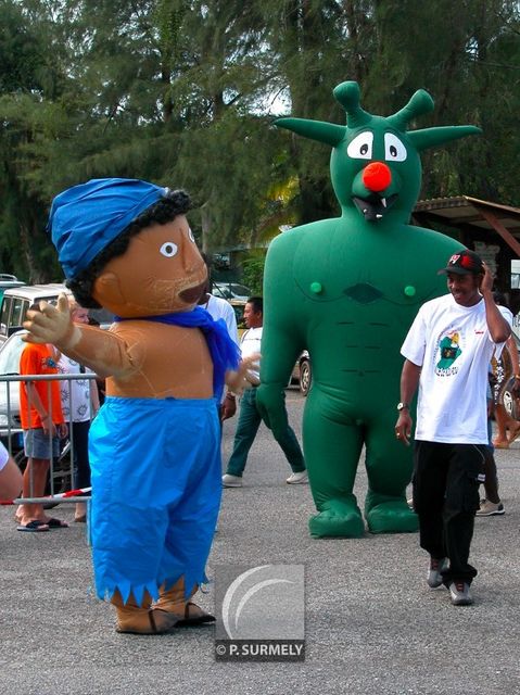 Carnaval
Carnaval de Guyane 2003
Mots-clés: Guyane;Amrique;tropiques;carnaval;festivit;dguisement