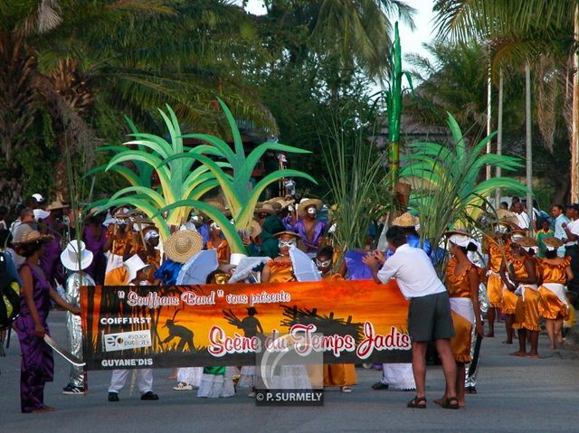 Carnaval
Carnaval de Guyane 2003
Mots-clés: Guyane;Amrique;tropiques;carnaval;festivit;dguisement