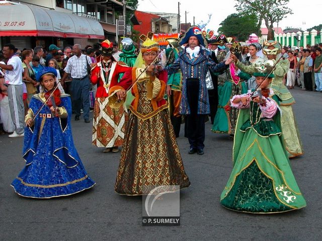 Carnaval
Carnaval de Guyane 2003
Mots-clés: Guyane;Amrique;tropiques;carnaval;festivit;dguisement