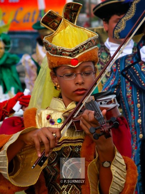 Carnaval
Carnaval de Guyane 2003
Mots-clés: Guyane;Amrique;tropiques;carnaval;festivit;dguisement