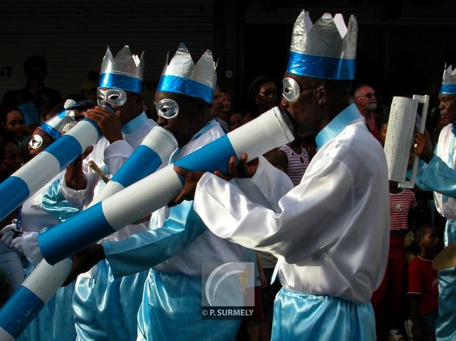 Carnaval
Carnaval de Guyane 2003
Mots-clés: Guyane;Amrique;tropiques;carnaval;festivit;dguisement