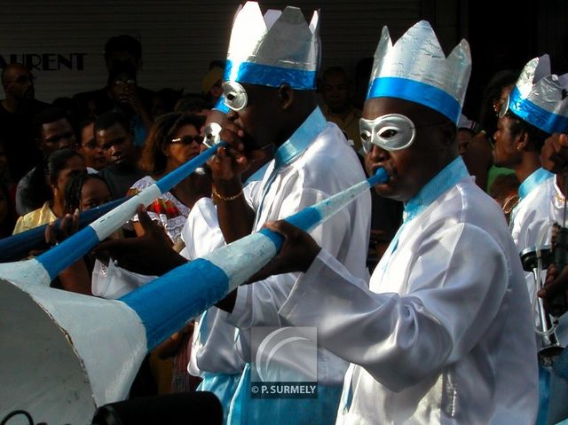 Carnaval de Guyane 2003
Mots-clés: Guyane;Amrique;tropiques;carnaval;festivit;dguisement