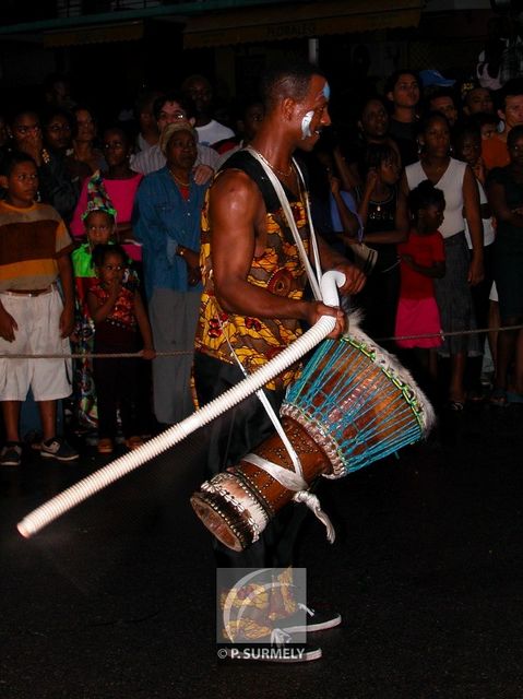 Carnaval
Carnaval de Guyane 2003
Mots-clés: Guyane;Amrique;tropiques;carnaval;festivit;dguisement