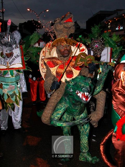 Carnaval
Carnaval de Guyane 2003
Mots-clés: Guyane;Amrique;tropiques;carnaval;festivit;dguisement