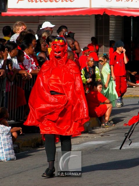 Carnaval
Carnaval de Guyane 2003
Mots-clés: Guyane;Amrique;tropiques;carnaval;festivit;dguisement