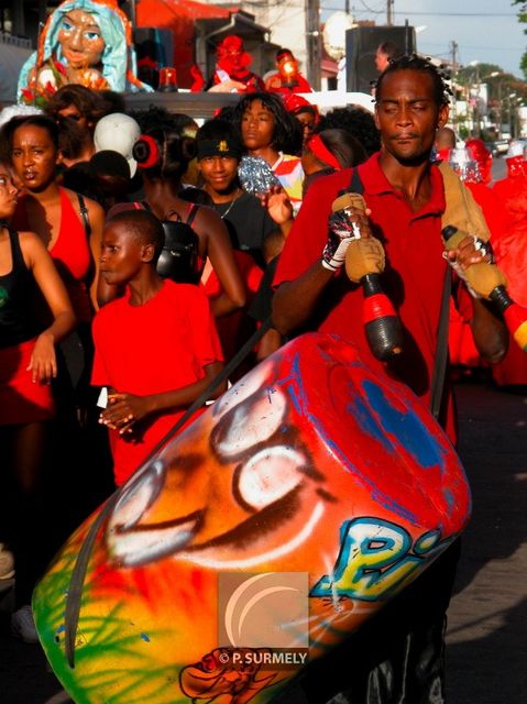 Carnaval
Carnaval de Guyane 2003
Mots-clés: Guyane;Amrique;tropiques;carnaval;festivit;dguisement