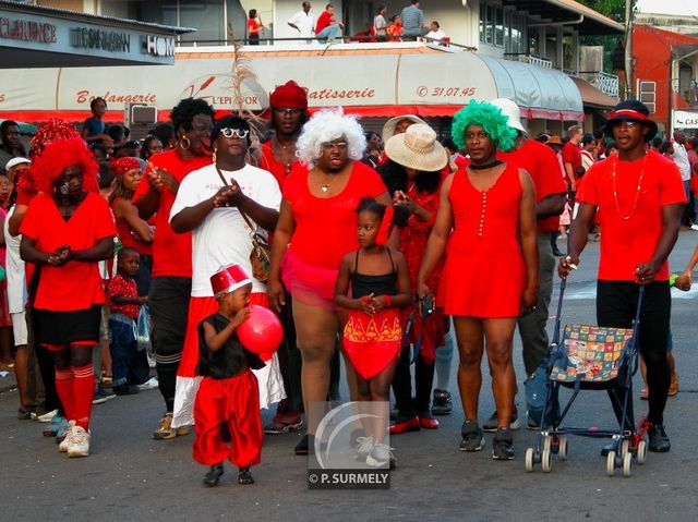 Carnaval
Carnaval de Guyane 2003
Mots-clés: Guyane;Amrique;tropiques;carnaval;festivit;dguisement