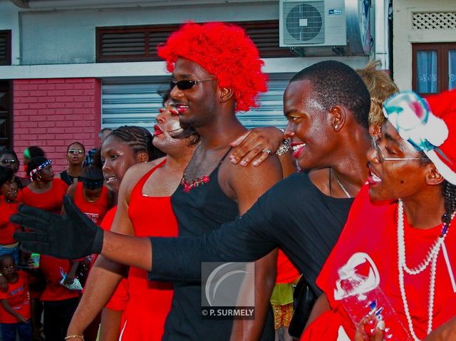 Carnaval
Carnaval de Guyane 2003
Mots-clés: Guyane;Amrique;tropiques;carnaval;festivit;dguisement