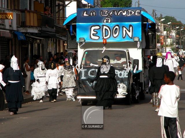 Carnaval
Carnaval de Guyane 2003
Mots-clés: Guyane;Amrique;tropiques;carnaval;festivit;dguisement