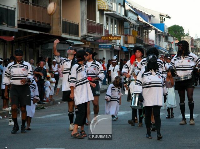 Carnaval
Carnaval de Guyane 2003
Mots-clés: Guyane;Amrique;tropiques;carnaval;festivit;dguisement