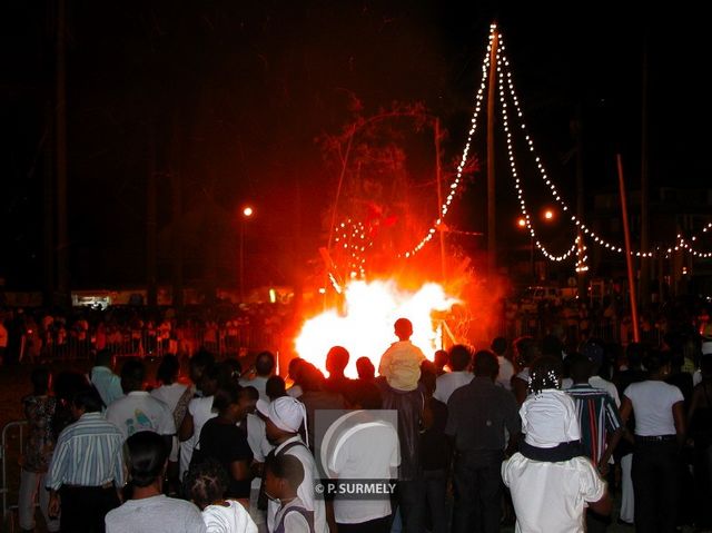 Carnaval
Carnaval de Guyane 2003
Mots-clés: Guyane;Amrique;tropiques;carnaval;festivit;dguisement