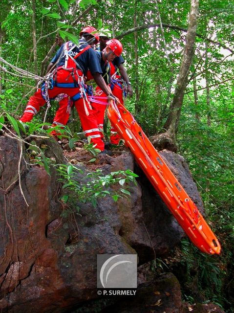 GRIMP 973
Falaise sur la route de l'Est
Mots-clés: Guyane;Amrique;tropiques;pompier;SDIS;secours;exercice;GRIMP