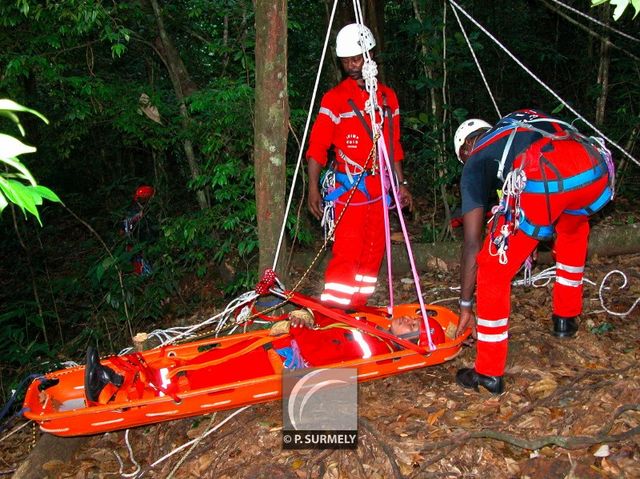 GRIMP 973
Falaise sur la route de l'Est
Mots-clés: Guyane;Amrique;tropiques;pompier;SDIS;secours;exercice;GRIMP