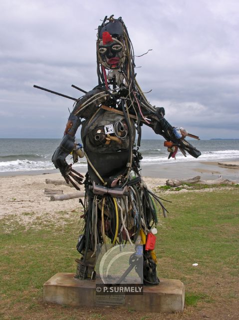 Libreville
Statue sur la plage
Mots-clés: Afrique;Gabon;Libreville;tropiques;art;statue