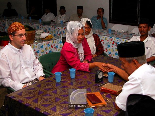 Mariage
Mariage franco_surinamais de tradition javanaise
Mots-clés: Suriname;Amrique;mariage;Java;festivit