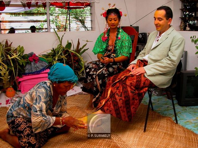 Mariage
Mariage franco_surinamais de tradition javanaise
Mots-clés: Suriname;Amrique;mariage;Java;festivit