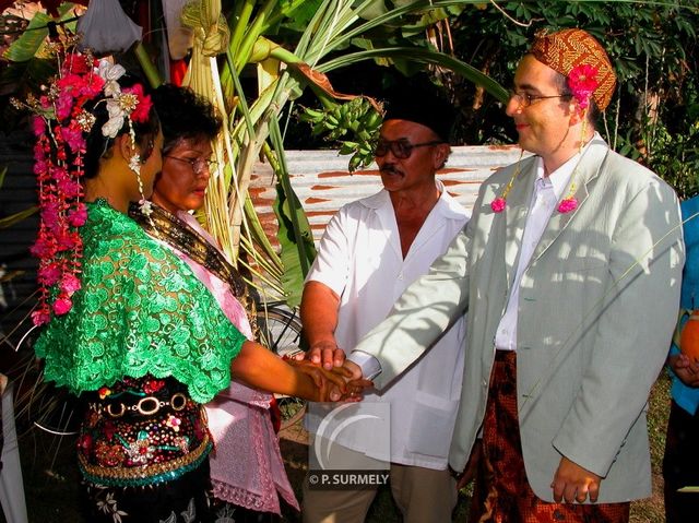 Mariage
Mariage franco_surinamais de tradition javanaise
Mots-clés: Suriname;Amrique;mariage;Java;festivit