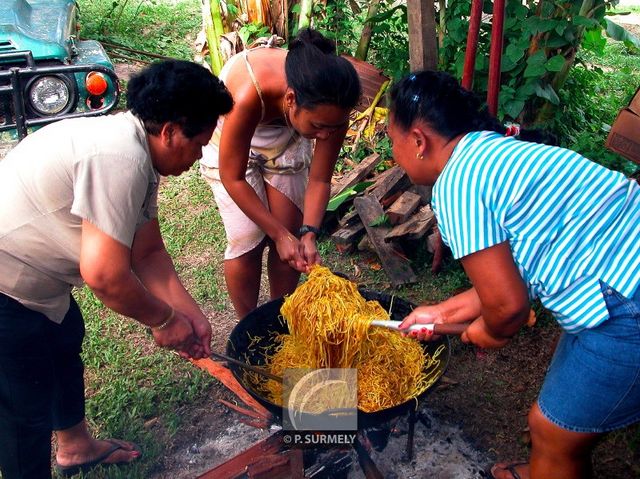 Mariage
Mariage franco_surinamais de tradition javanaise
Mots-clés: Suriname;Amrique;mariage;Java;festivit