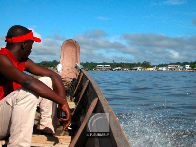 En pirogue sur le Maroni
Mots-clés: Guyane;Amrique;fleuve;rivire;cascade;Maroni