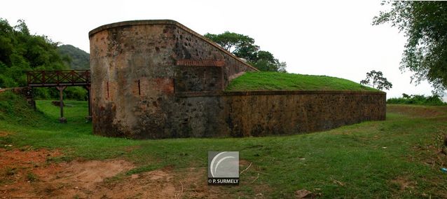 Rmire-Montjoly
Fort Diamant
Mots-clés: Guyane;Amrique;Rmire-Montjoly;fort